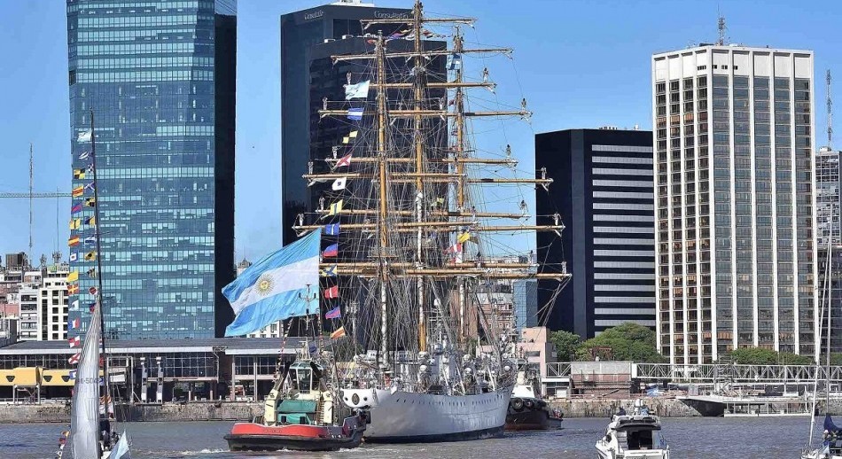 La Fragata Libertad completó su 53° viaje y desató la emoción en Buenos Aires